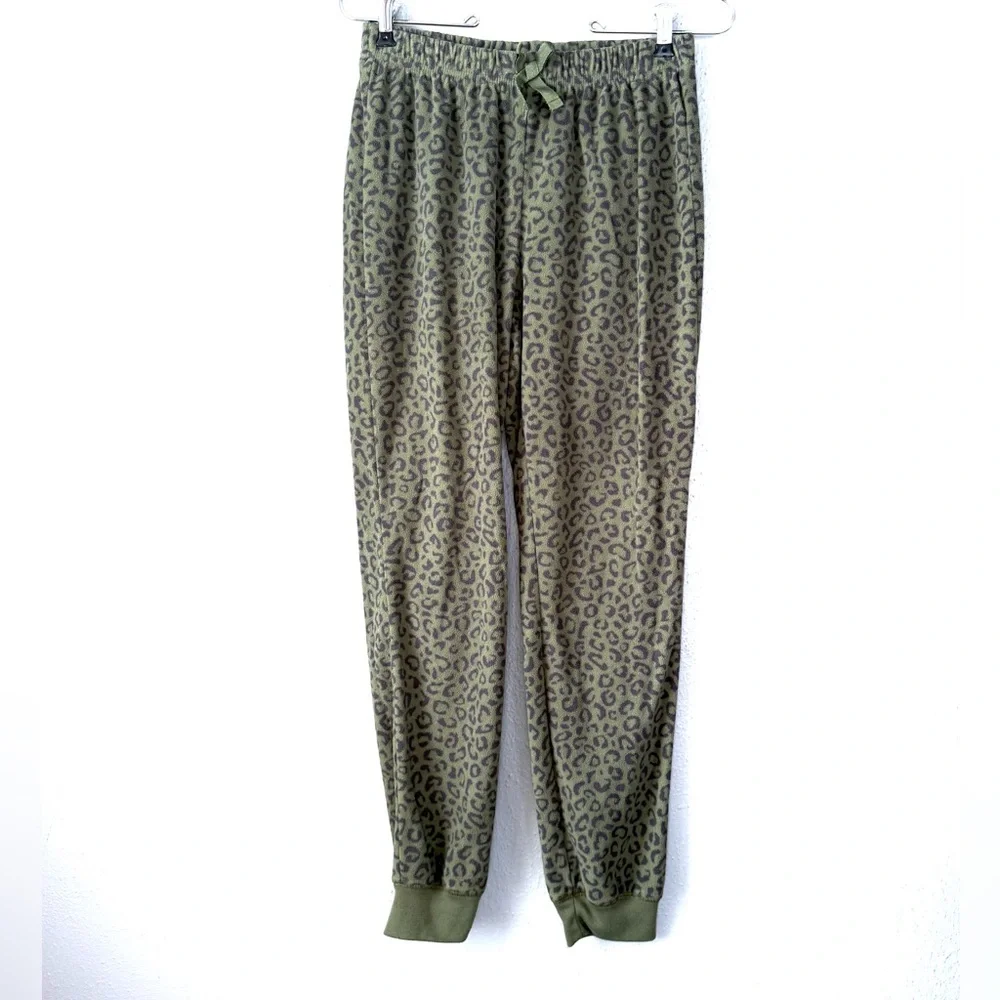 Old Navy Green Leopard Kids Pajama Set